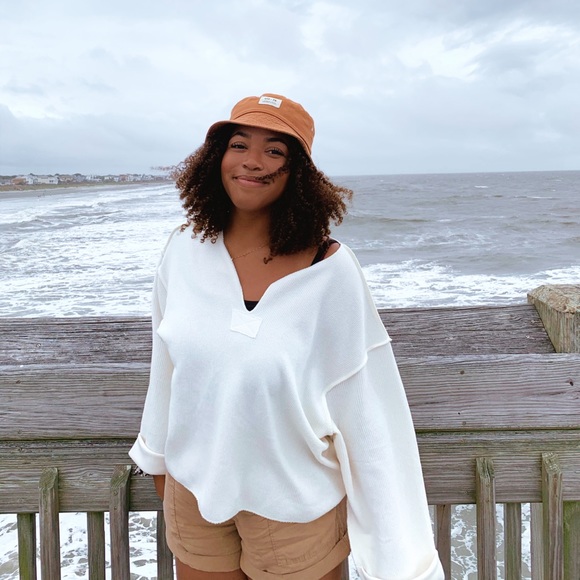 Meet your Posher, Mia - Picture 1 of 1